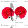 Esposas de metal cubiertas de peluche rosa